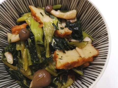 冷凍で簡単♪薩摩揚げと小松菜としめじの炒め物